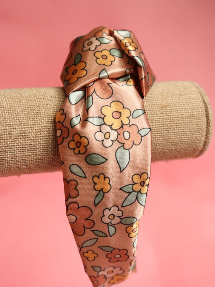 Bronzey Retro Via for wholesale by Harts & Pearls