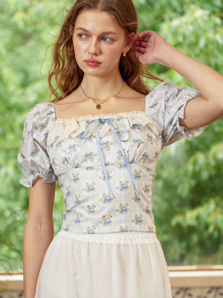 RP2850 - Blauw Kanten Ruffle Bloemenblouse voor wholesale door ROSIE POSIE
