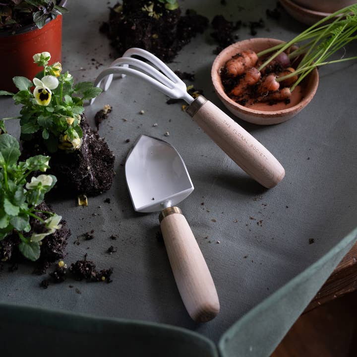 Set di attrezzi da giardino giapponese per la vendita all'ingrosso da parte di The Floral Society