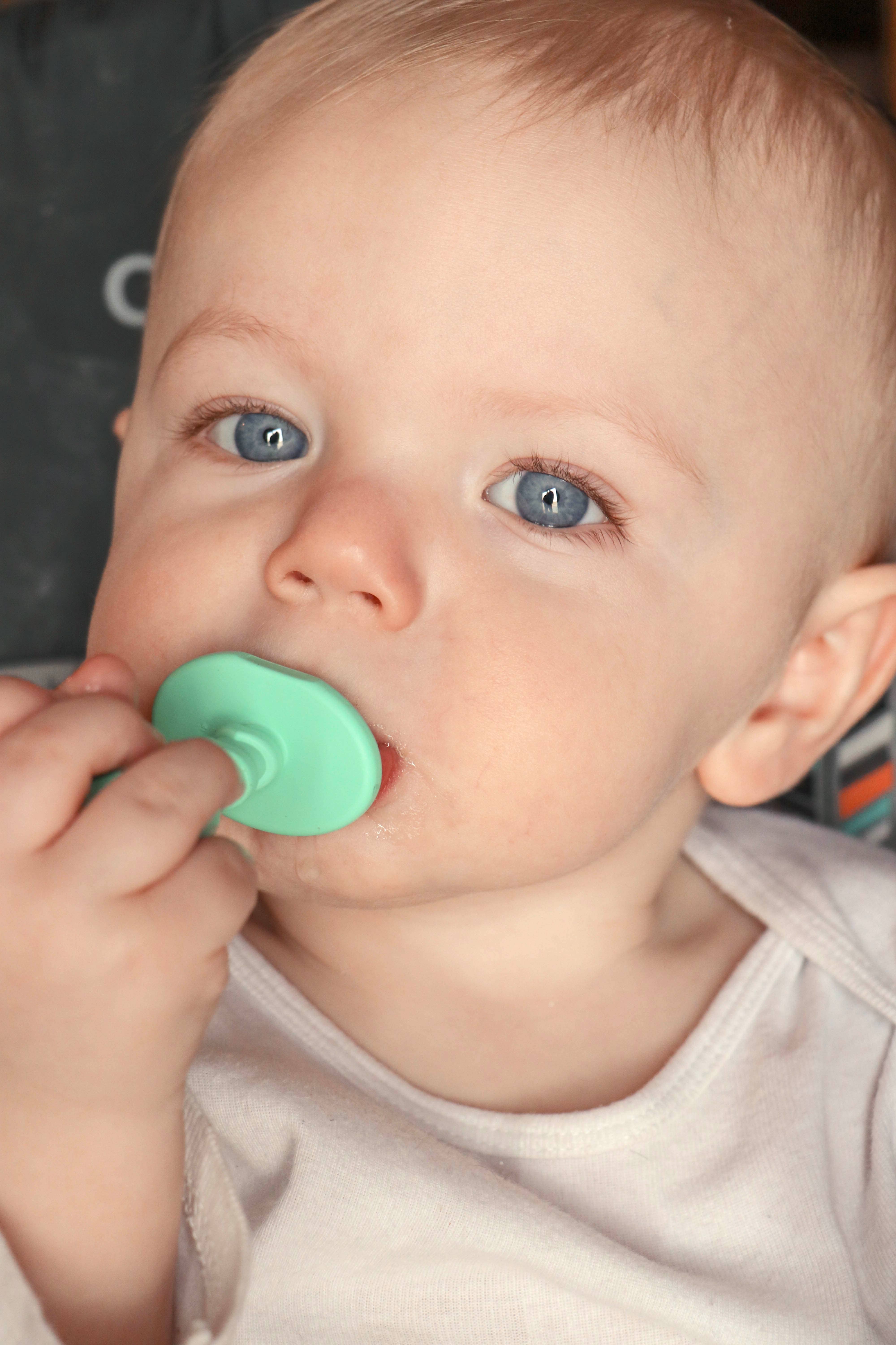 the teething egg utensils