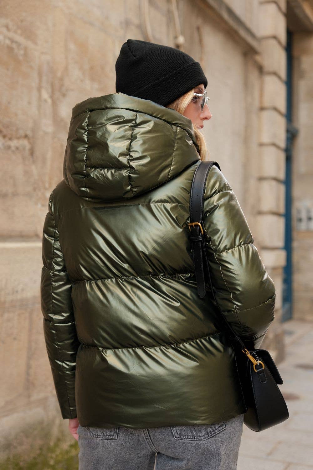 Attrait Paris - Vente Doudoune – femme - Doudoune courte matelassée à capuche bord cotes métallisée23