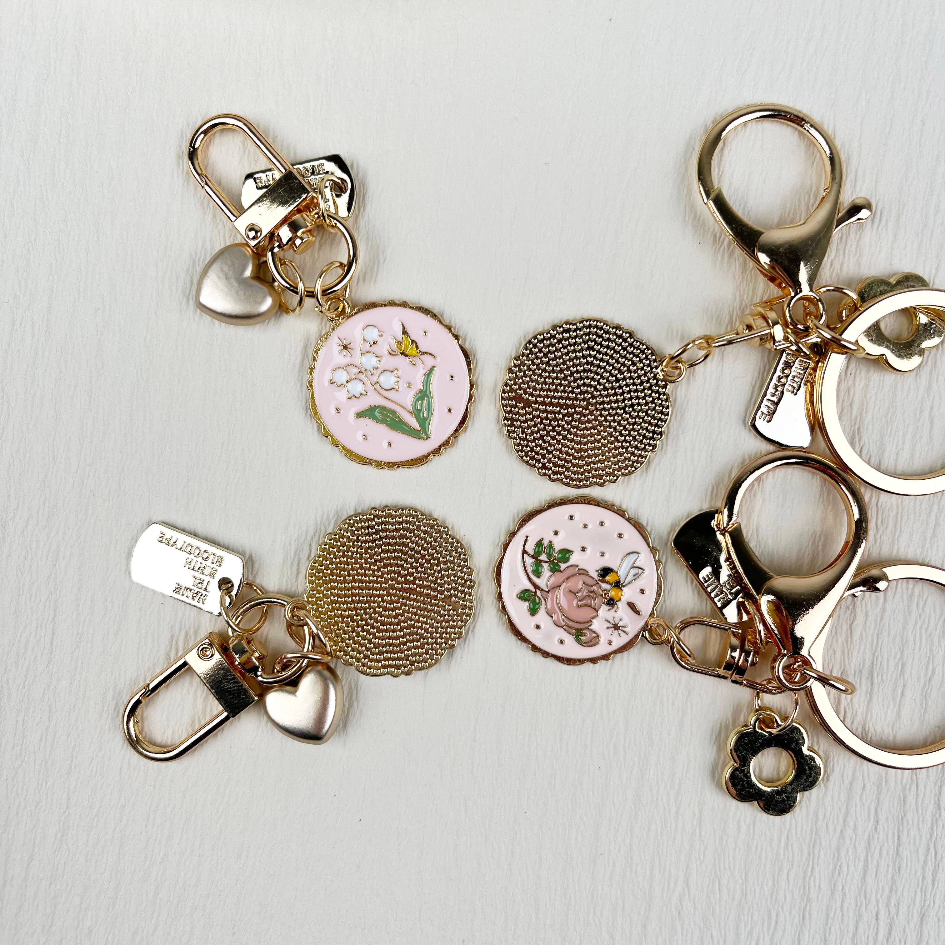 SoapElenGlen – Großhandel Schlüsselanhänger – Damen – Maiglöckchen Schlüsselanhänger mit rosafarbenem Anhänger4