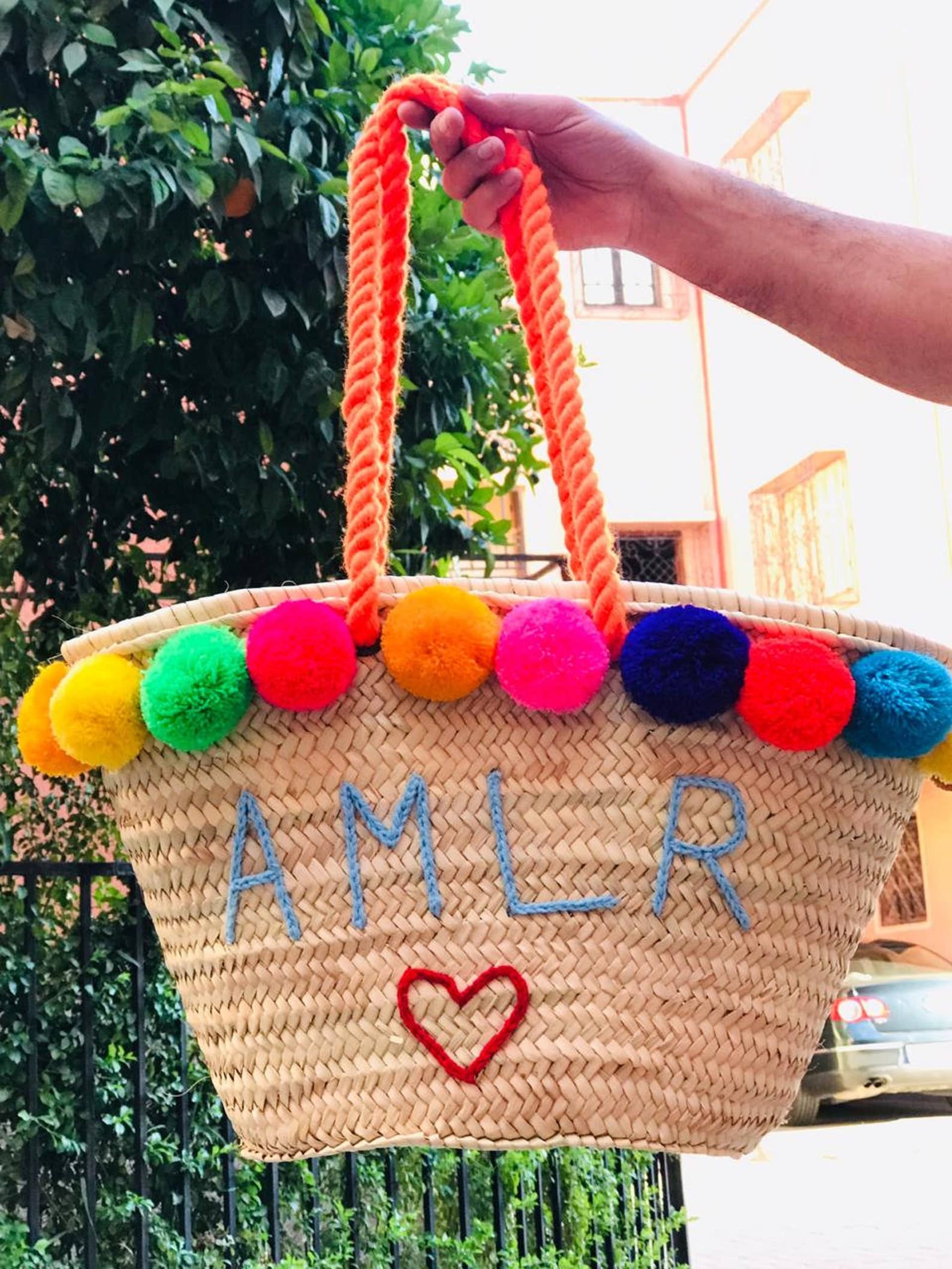 MARRAKECH METACRAFT LTD - Vente Tote bag – femme - Panier en paille marocain personnalisé avec pompon multicolore2
