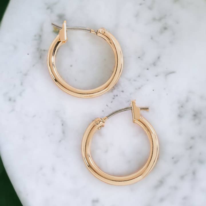 Klik på Hoop øre Sense Øreringe for engroshandel hos Elsie & Zoey