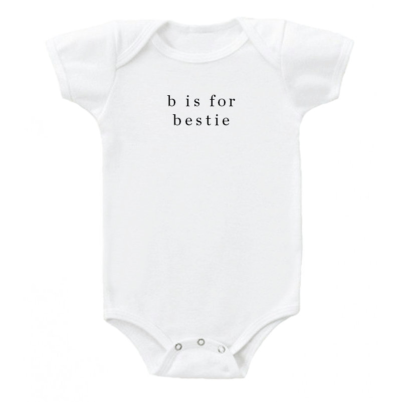 Cheerily Co. – Großhandel Body (ohne Füße) – Baby – Strampler „B is for bestie“ - Milch-Bio-Baumwolle0