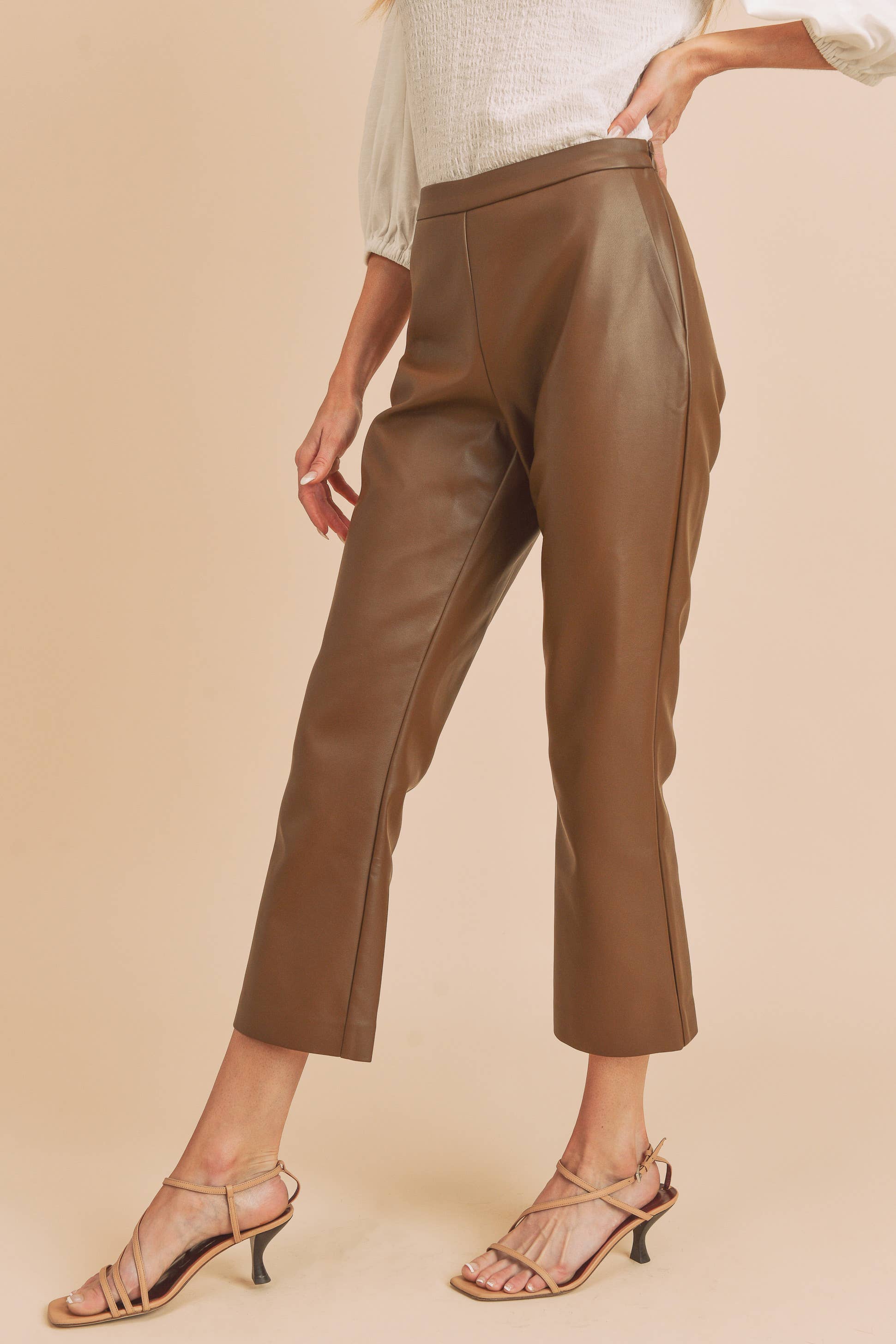 AEMI + CO - Wholesale Broek - Dames - 736BD Katria vegan leren broek7