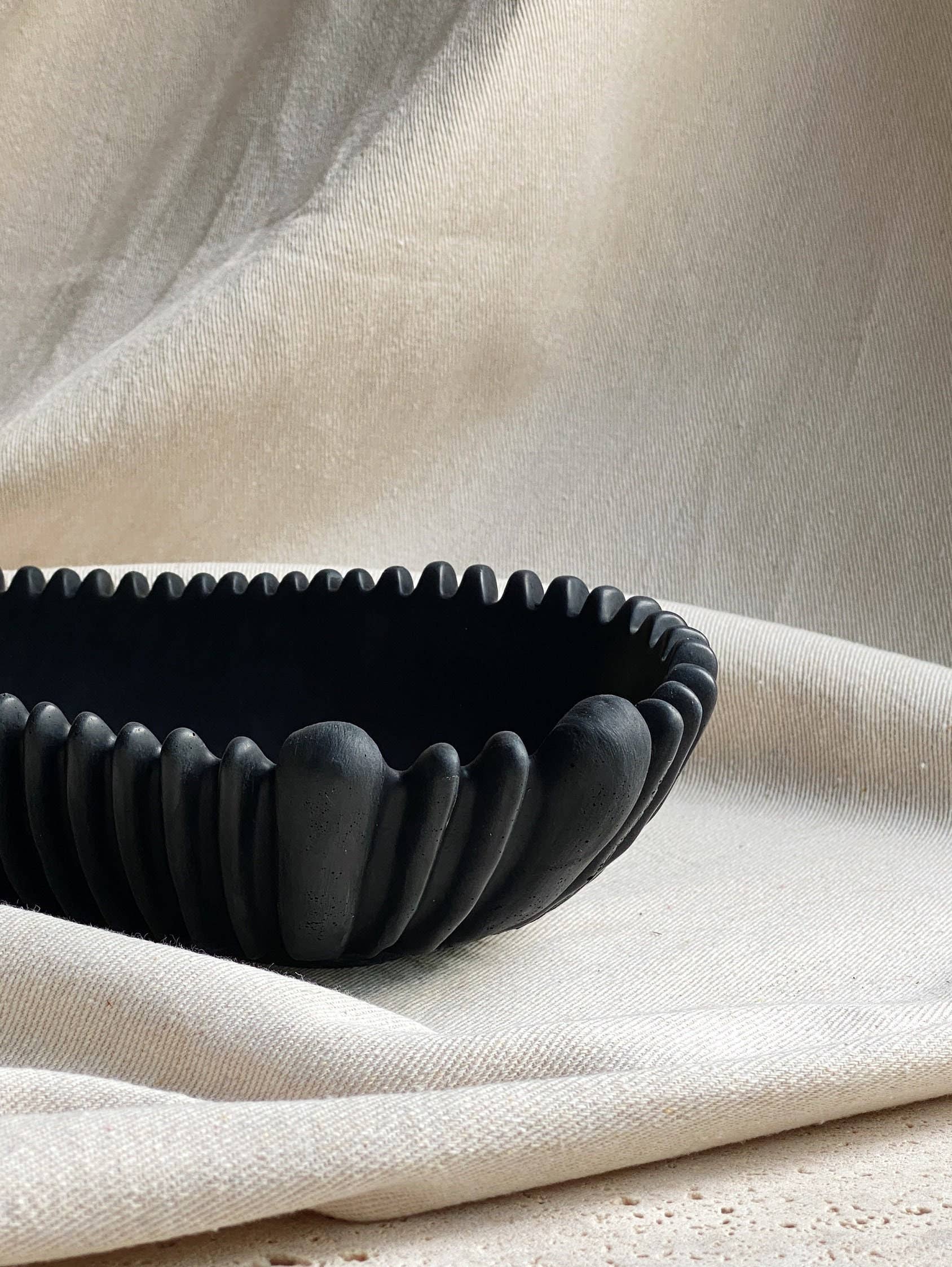 Atelier La Rouleuse - Wholesale Decorative Plate/Dish/Bowl - FORMA handmade concrete bowl2