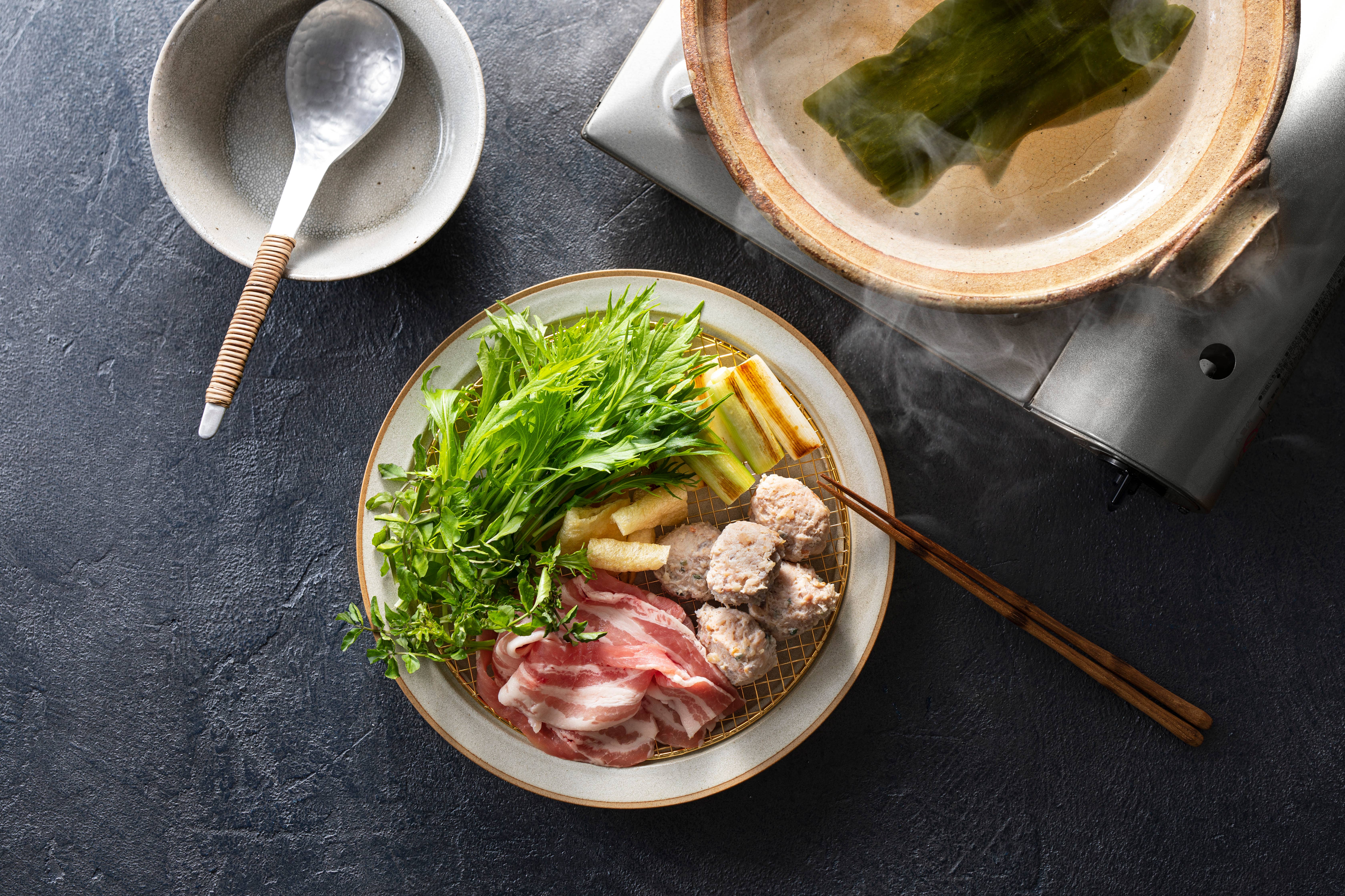 KIKIME - Wholesale Dinner Plate - amime Plate 10" | Dinner Plate with metal net 9.8" | Pottery15