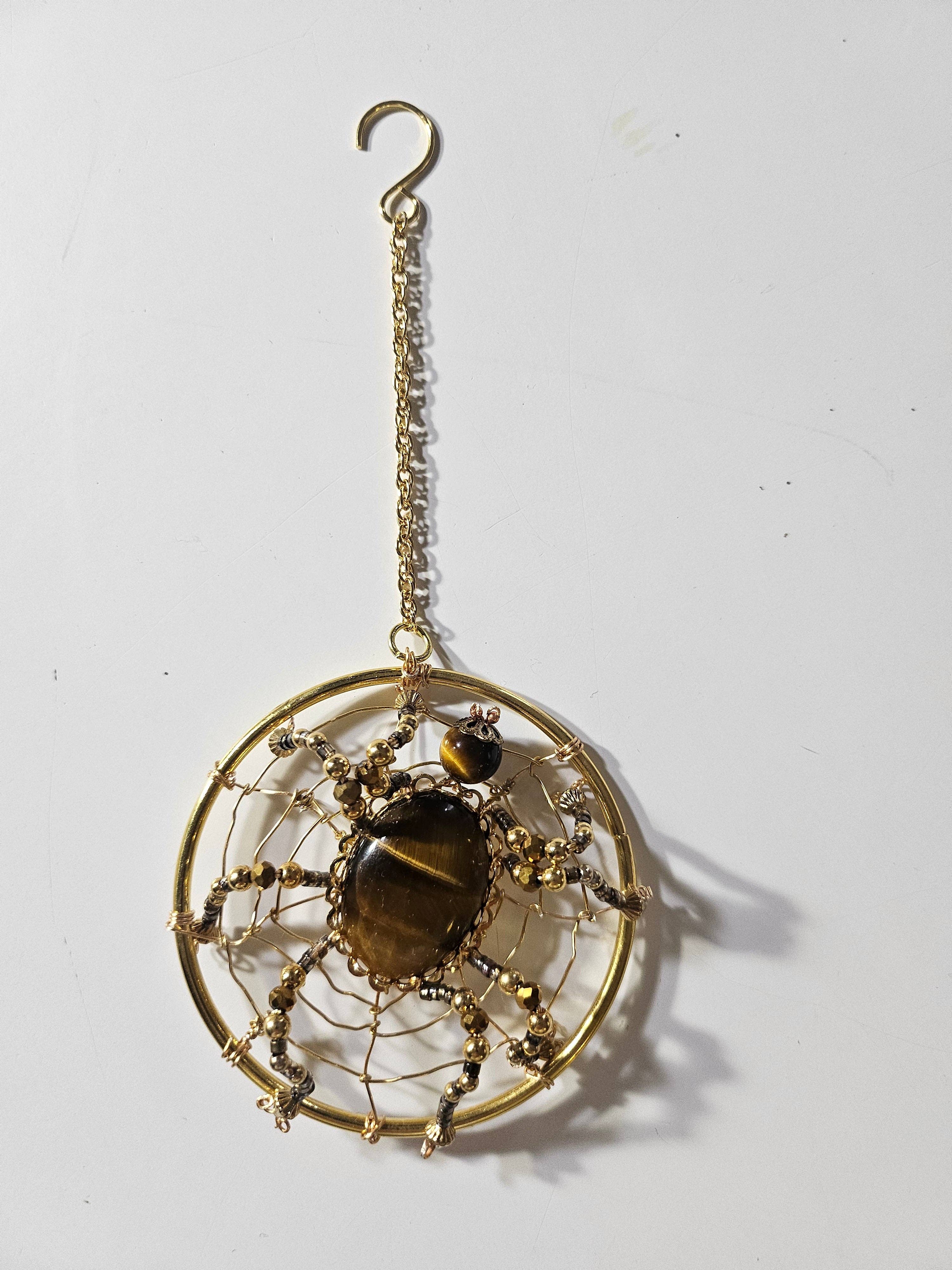 Jungle Relics - Vente Objets de décoration - Araignées ornées de bijoux et de perles0