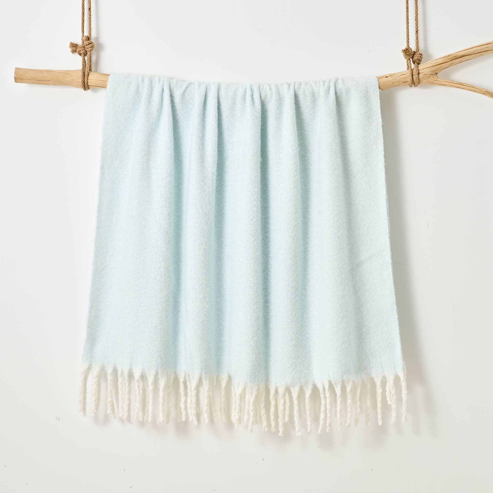 Allure Bath Fashions – wholesale Throw blanket – Aisling Faux Mohair Throw - Soft, Stylish Fringed Blanket4