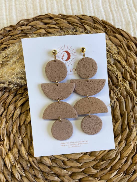 L'Astrid pour la vente par Luna & Lowe