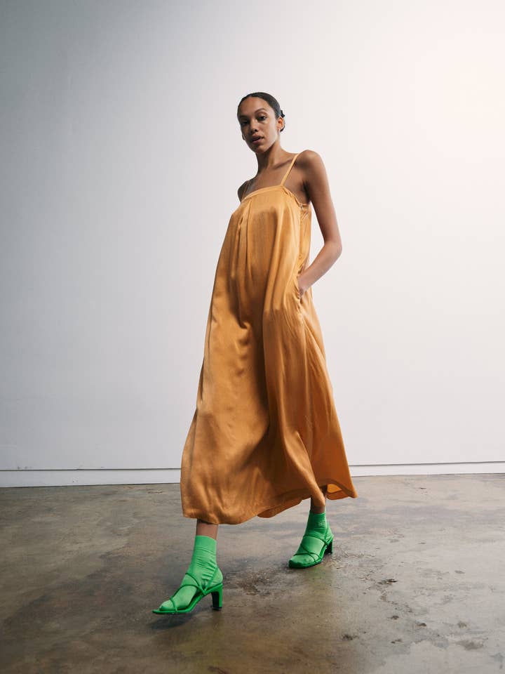 Robe Edith pour la vente par Riverside Tool & Dye