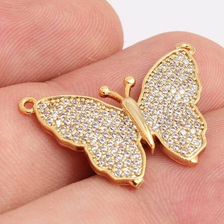 20x28mm Mikro Pave Sommerfuglevedhæng, CZ Sommerfugl, XP529 for engroshandel hos QueenJewelryM