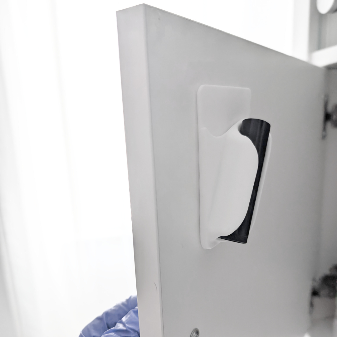 Blabz Beauty Bar - Wholesale Phone/Tablet Stand - Silicon Suction Cuticle Oil Lipstick Balm Phone Holder9