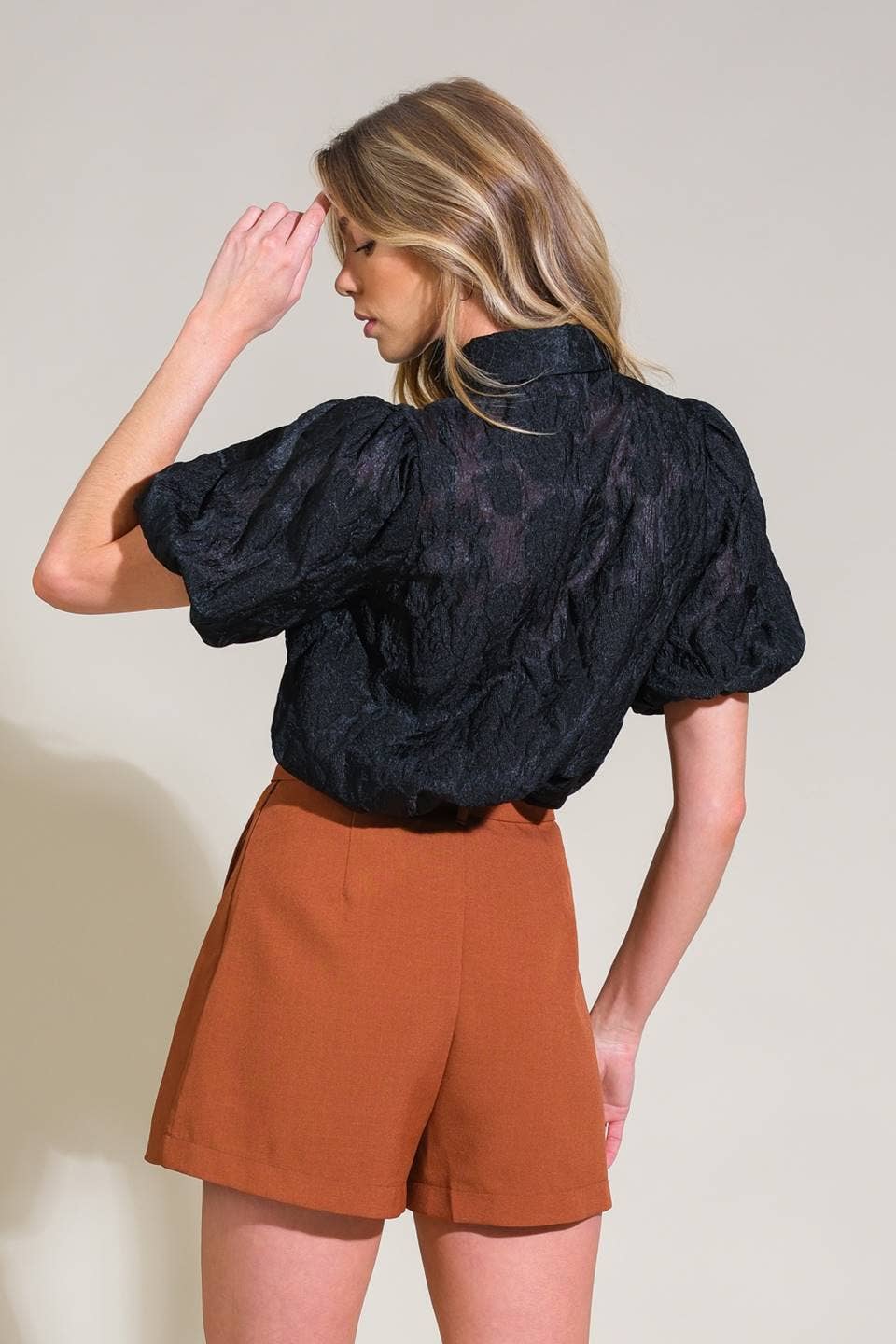 A textured woven top - IT13100 BLACK for wholesale on Faire1