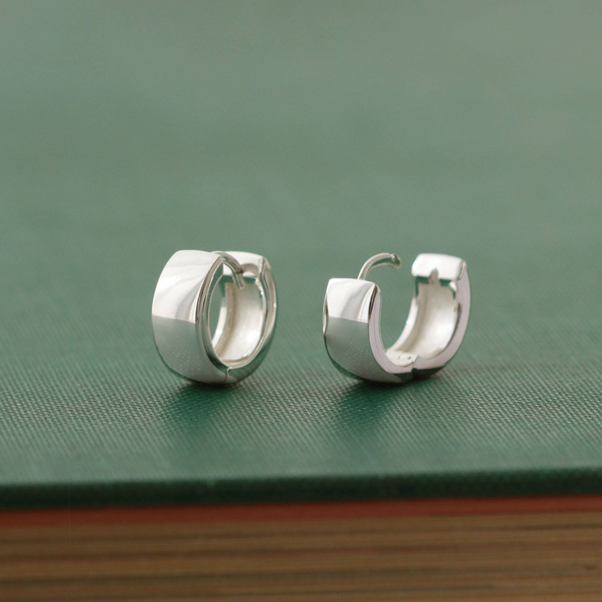 Kris Nations - Wholesale Huggie Earrings - Wide Hinged Huggie Hoop Earrings3