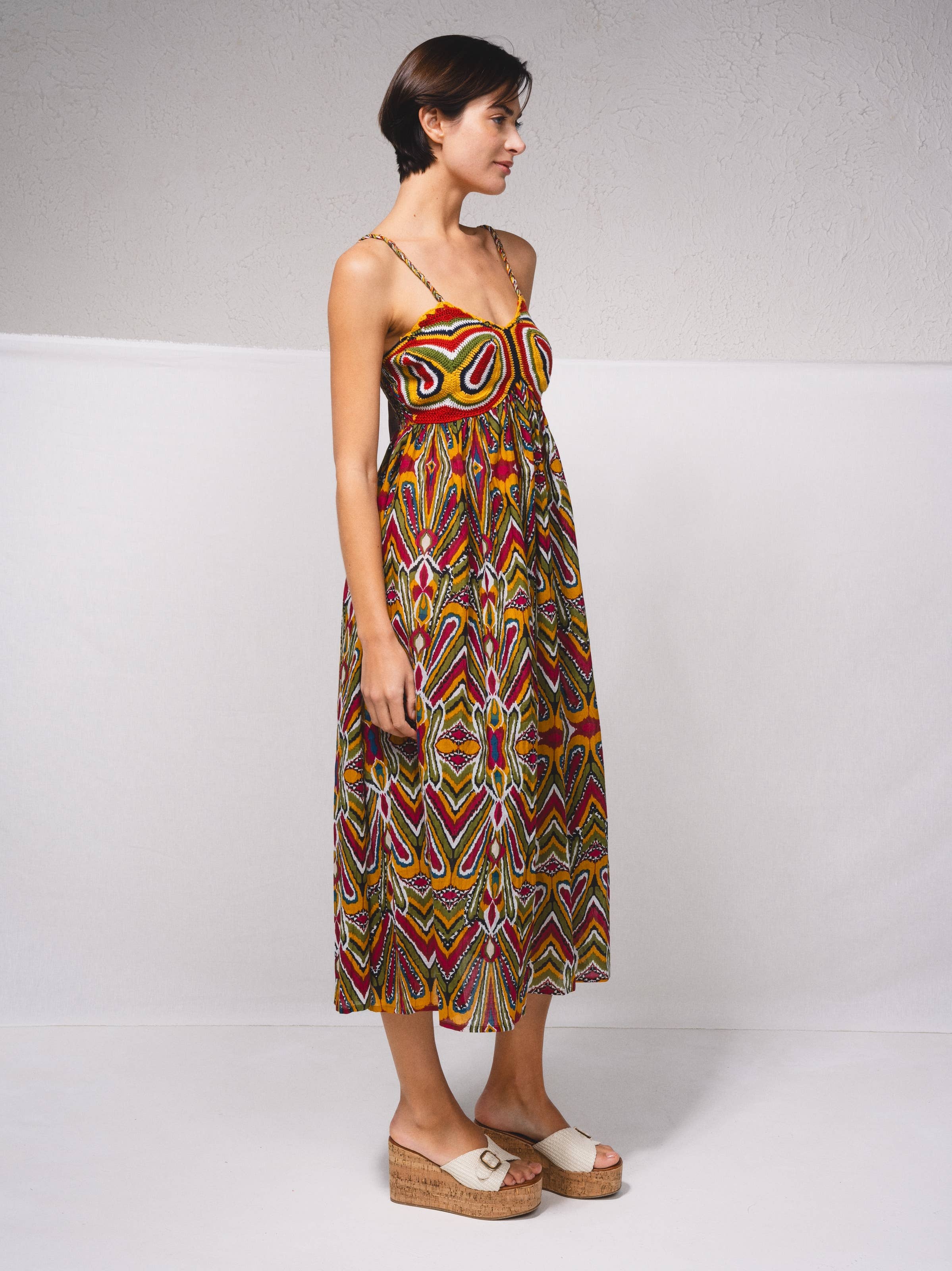 Veelkleurig Gedrukt midijurk met gehaakte top en dunne gevlochten bandjes voor groothandel op Faire1