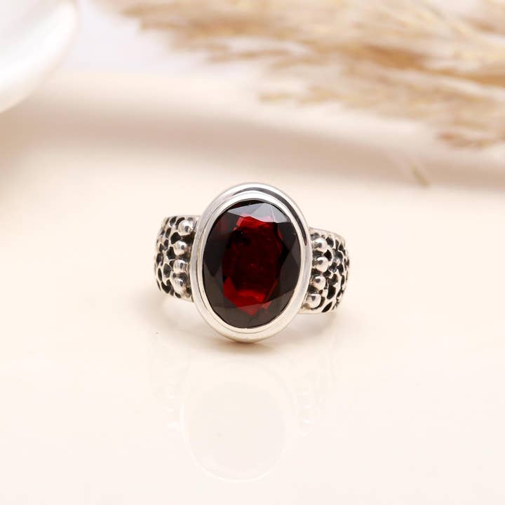 AG 925 JEWELLERY - Wholesale Cocktail/Statement Ring - 925 Silver Oval Garnet Ring3