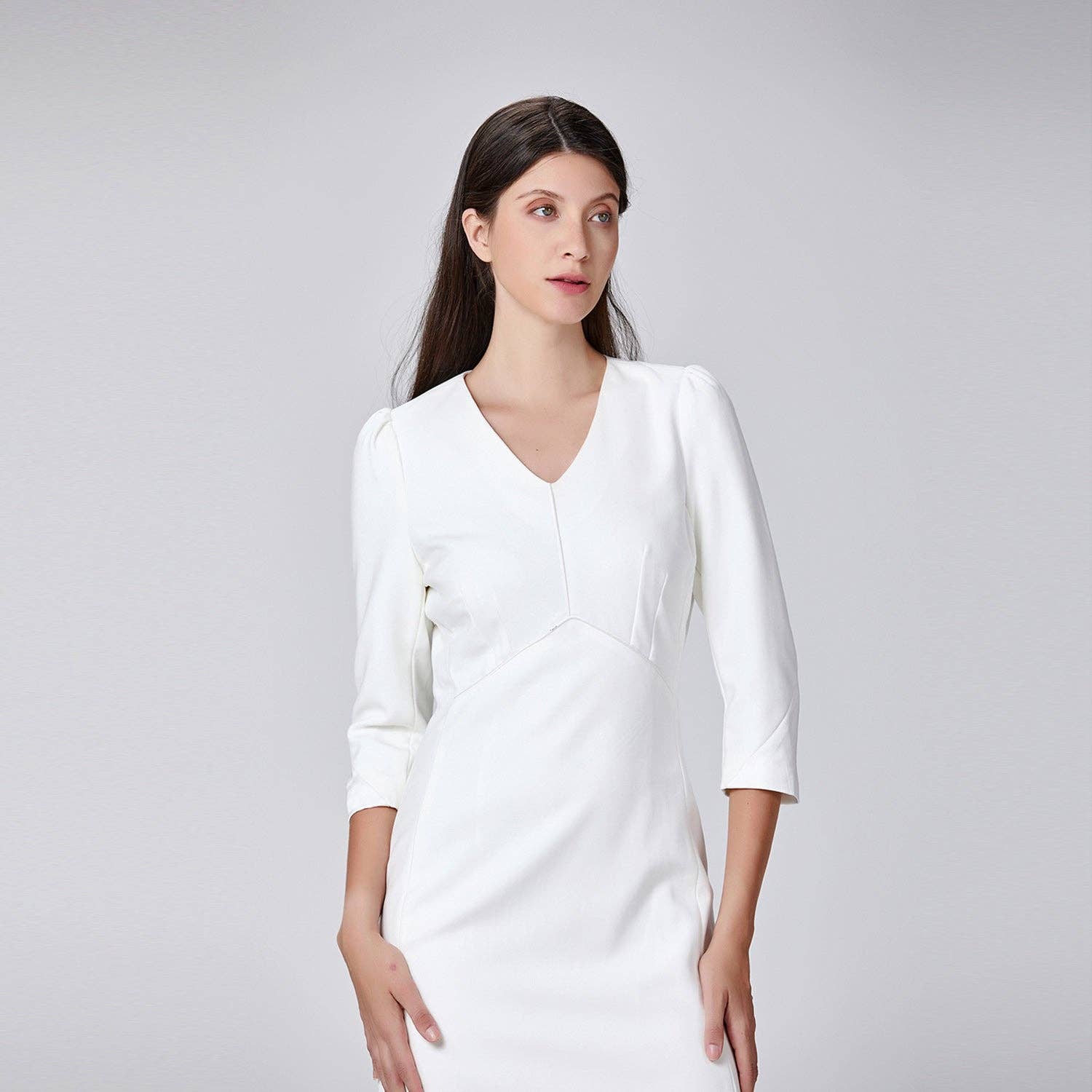 Smart and Joy - Wholesale Dress - Women's - Fitted dress with V-neckline1