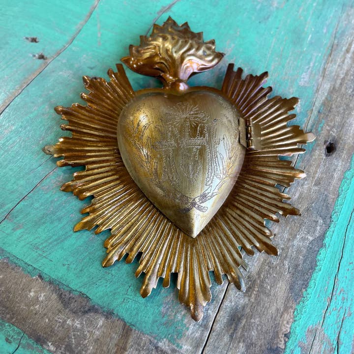 Love and Honor Jesus LLC - Wholesale Ornament - Flaming Sacred Heart Box