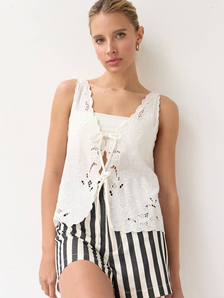 RAISONNEL - Wholesale Blouse - Women's - Embroidery Vest Blouse - RT1026