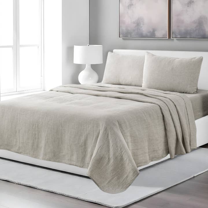 Vierteilige Bettwäschegarnitur aus hellgrauem Leinen für den Großhandel von HomeRoots