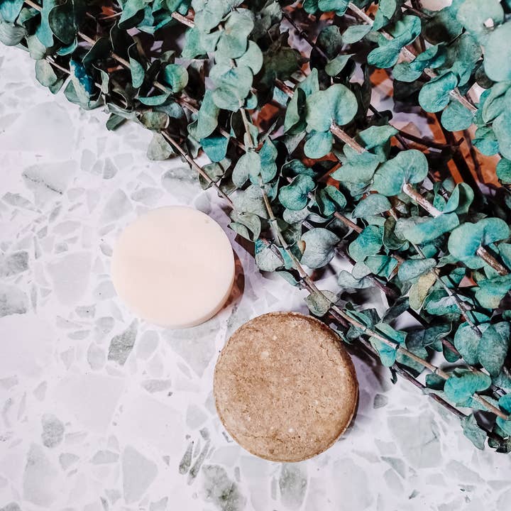 Pearl & Moss Botanicals Inc. - Wholesale Shampoo Puck/Solid Shampoo - Solid Shampoo Bar - Earthling: Restore & Strengthen (Copy)2