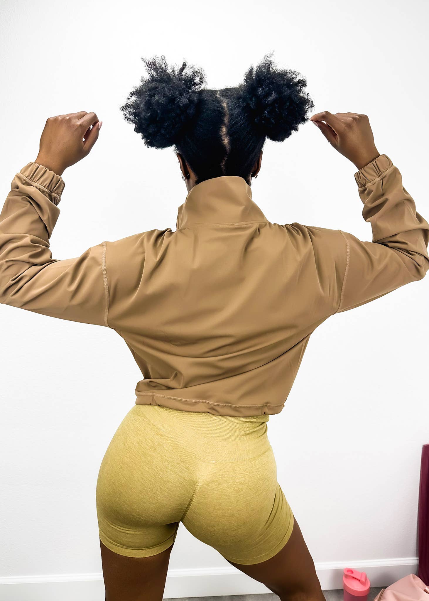 Active by Anna-Kaci – Engroshandel Træningsjakke - Dame – Buttery Blød Høj Hals Halv Zip Beskåret Jakke9