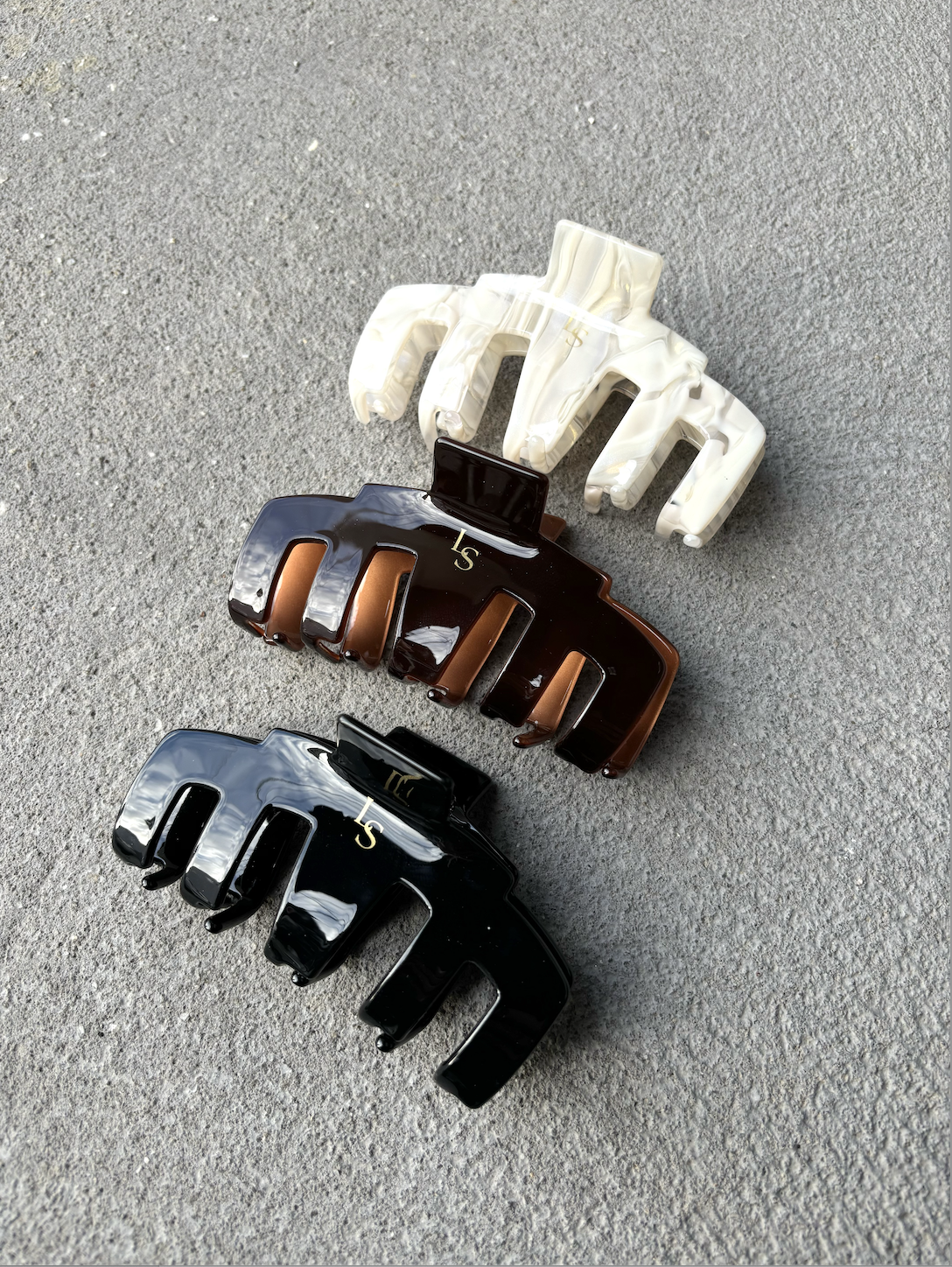 Angels Whisper Accessories - Wholesale Hair clip – Women’s - L&S Logo Hair Claw Clips (3col)1