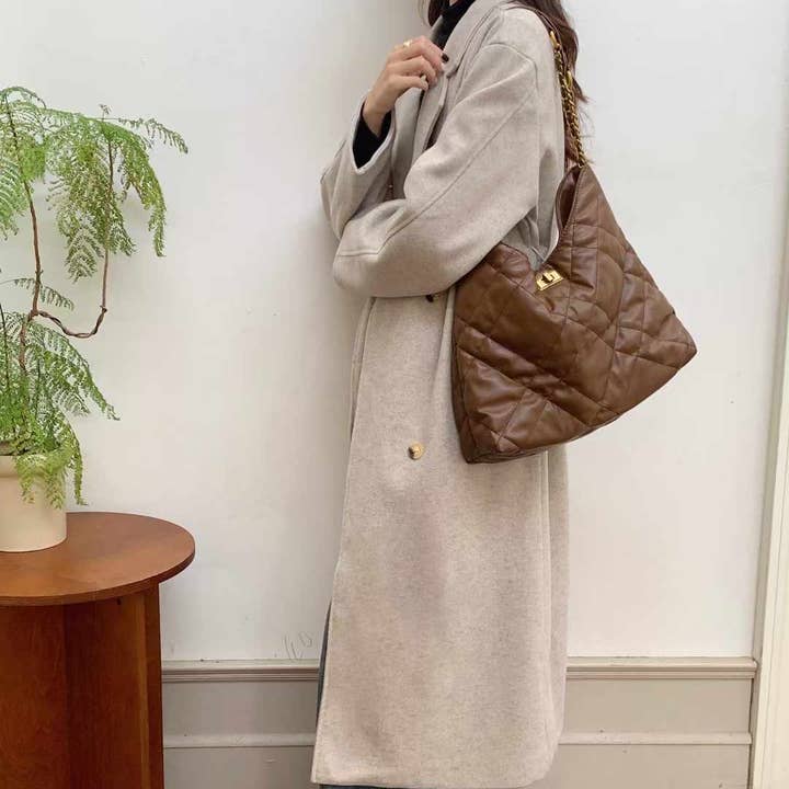 Pretty Persuasions – Bolsa de ombro – Mulher por atacado – P24108 Bolsa de Ombro Acolchoada Twist Lock0