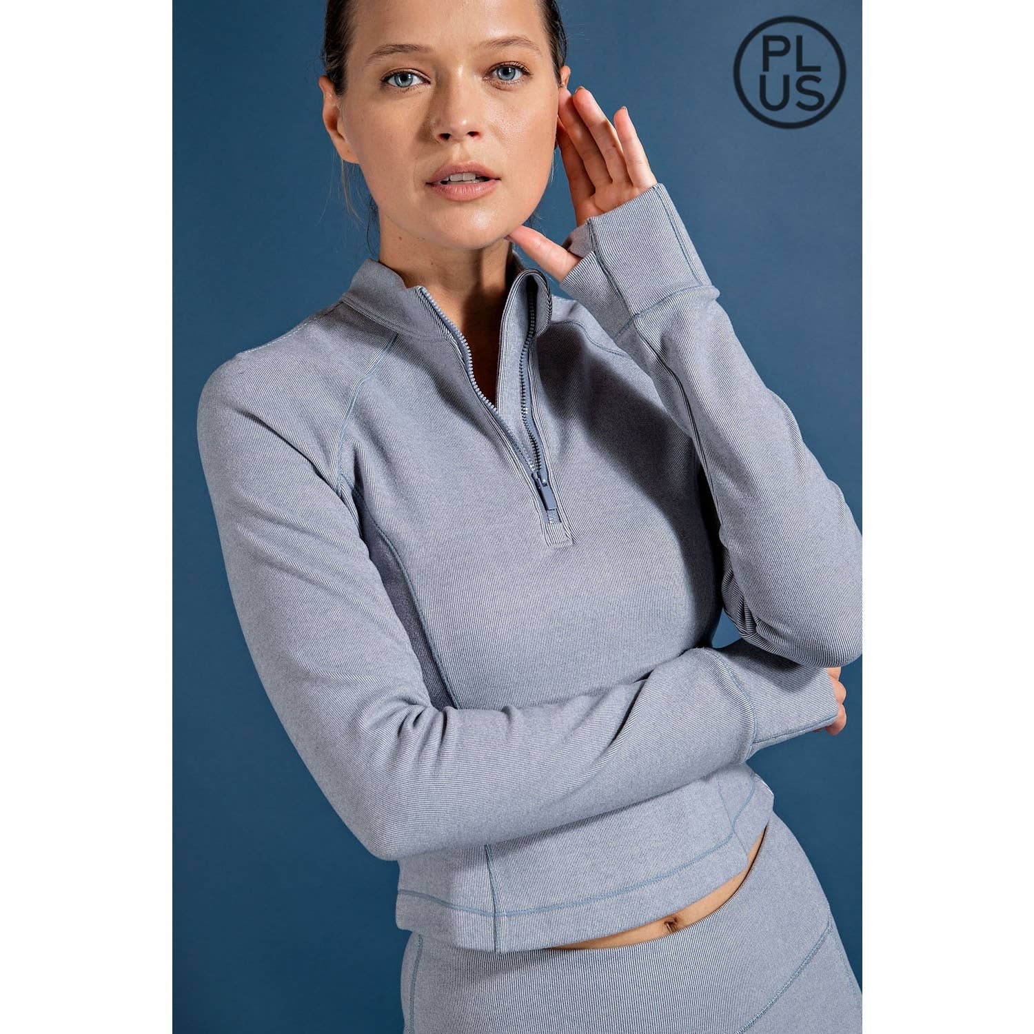 Rae Mode - Vente Chemise – femme - HAUT CÔTELÉ À MANCHES LONGUES ET COL MONTANT BROSSÉ DE GRANDE TAILLE0