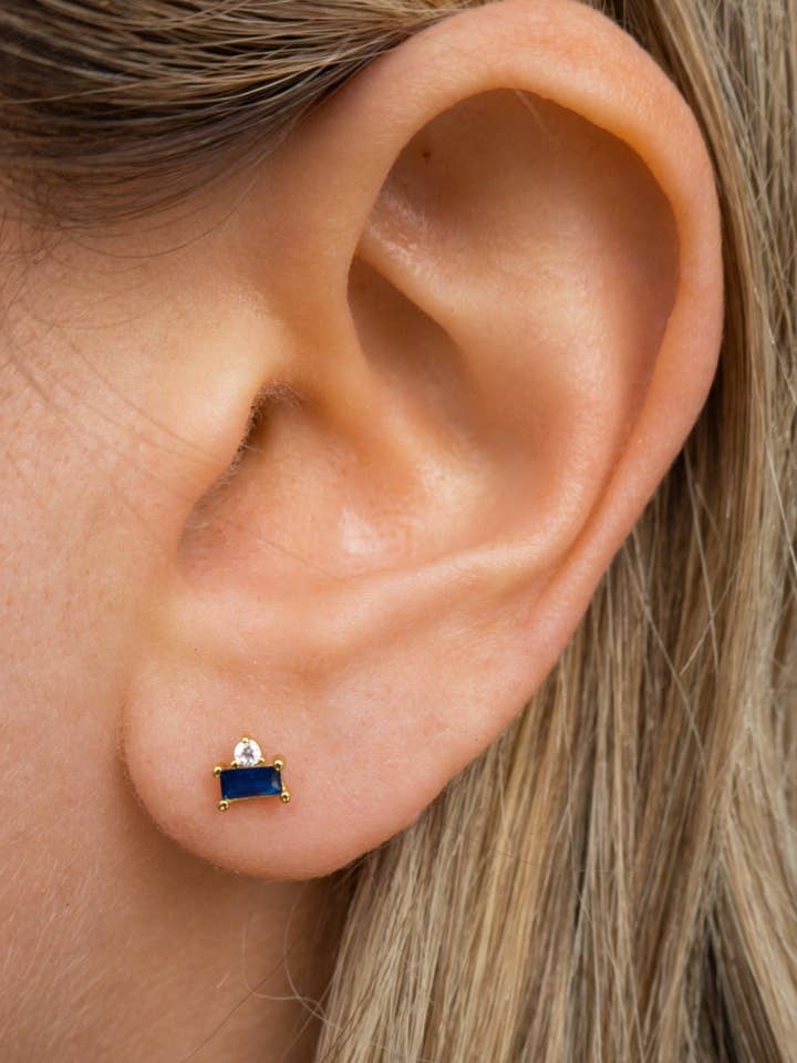 Clous Maisie | Bleu pour la vente par JacqMaria Jewelry