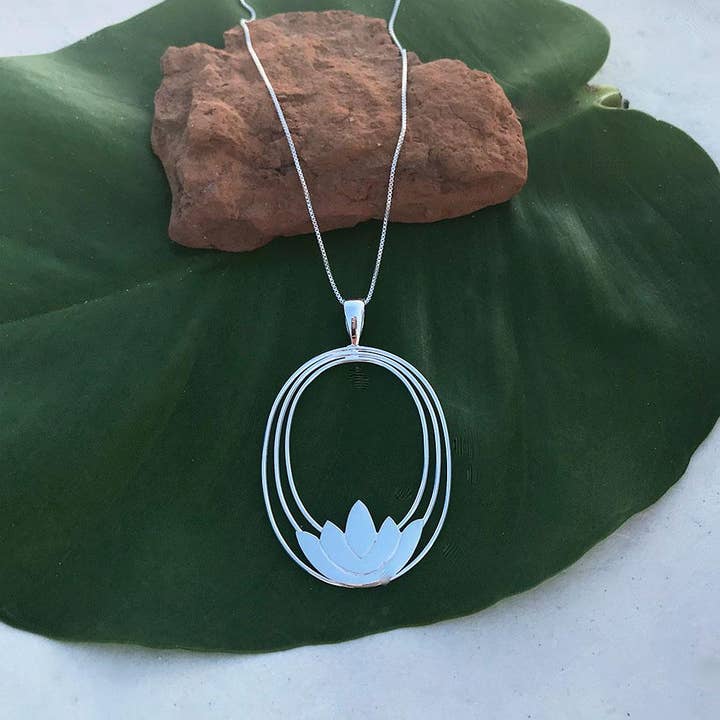 Lotus Halsband - Sterling Silver, Indonesien för wholesale av Women's Peace Collection