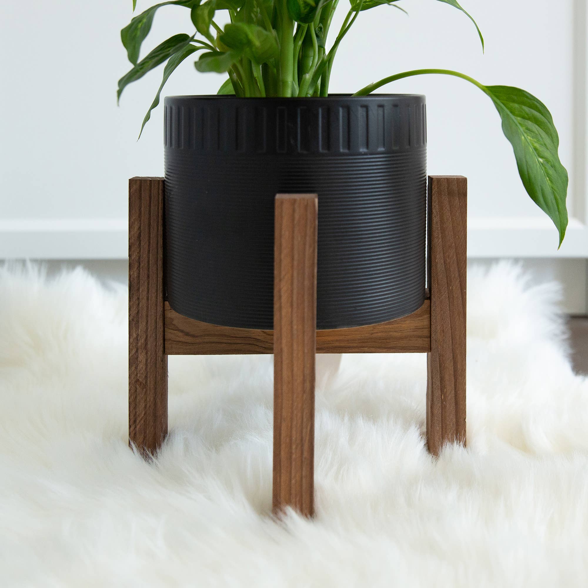 Flora Bunda Inc - Wholesale Plant Pot - Textured Ceramic Planter with Wood Stand2