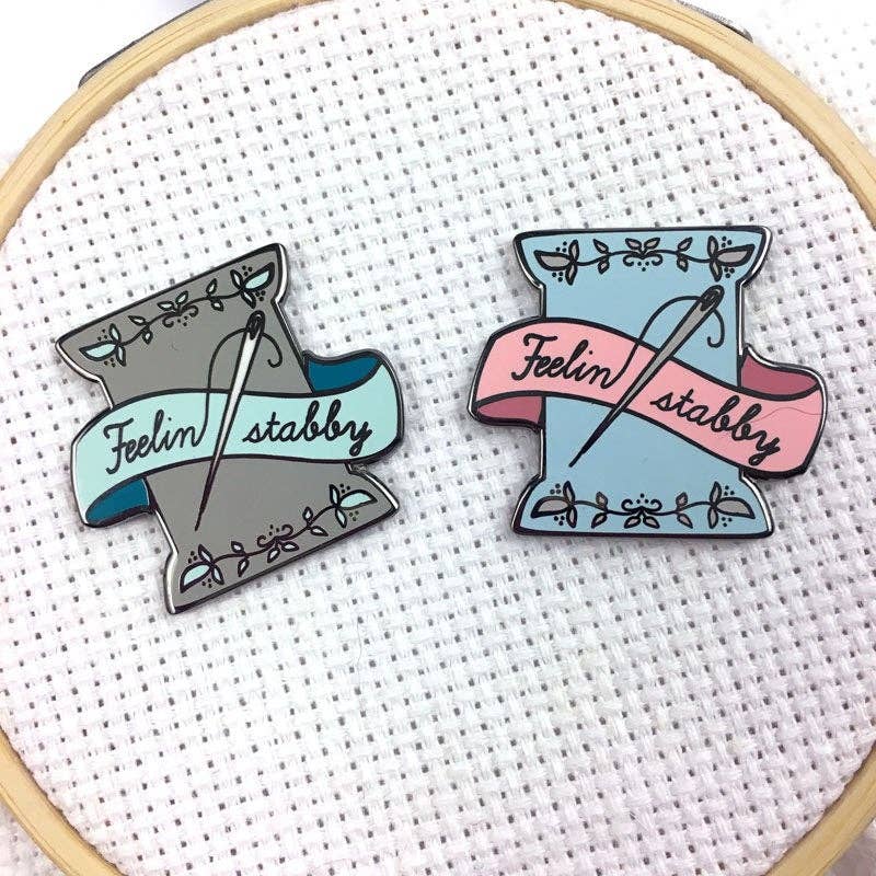 Snarky Crafter Designs – Großhandel Kreuzstich-/Stickzubehör – Fühlen Stabby Spool Needle Minders5