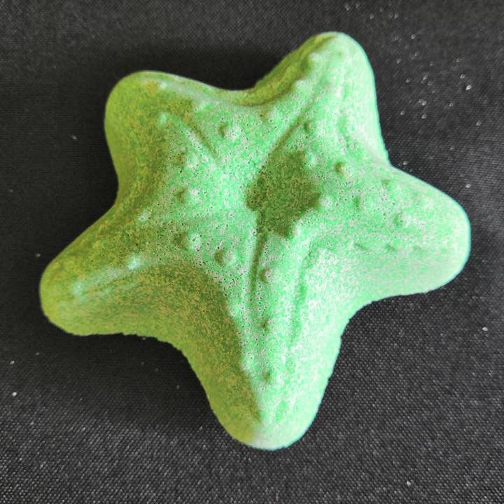 Large 3d Starfish Bathbomb Scented In Scots Pine, All Natural, Cruelty Free, Vegan, Christmas Present, Xmas, Gift Idea, Vegan Bathbomb for wholesale by Roller Dirty Soaps