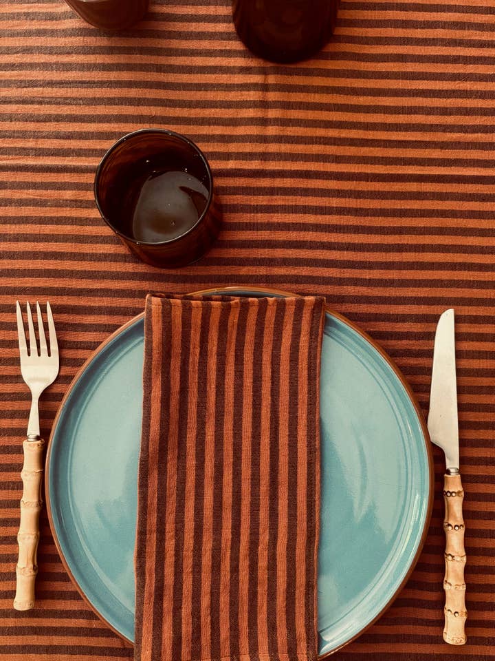 Gestreifter Tischläufer Toffee – Baumwollgaze – 50x150cm für den Großhandel von CHARMY