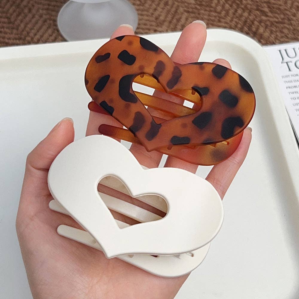 Dipped Shop - Wholesale Hair Clip - Women's - Stylish Flat Hair Heart Claw Clip DP25E89111