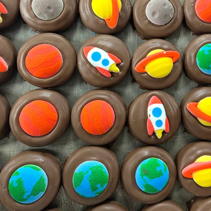 O'Shea's Candies Sweet Shop - Wholesale Chocolate Covered Sweets - O’Oreo Outer Space Theme 🚀 🌎 O’Oreo w/ Milk Chocolate 3 PK2