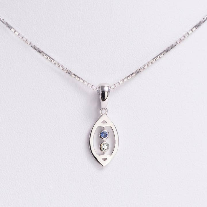 Collier Open Football II - Saphir bleu et blanc pour la vente par AVID Sports Jewelry