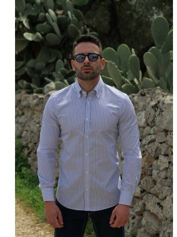 Chemise pour homme en coton rayé bleu clair pour la vente par Joey & John