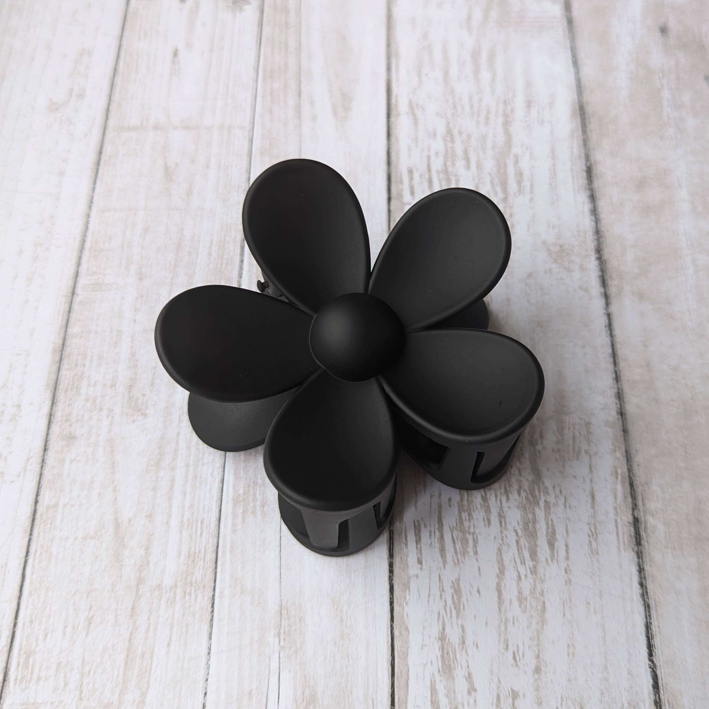 iconic mi - Wholesale Hair Clip - Women's - Daisy Flower Matt Hair Accessory Claw Clip 3"7