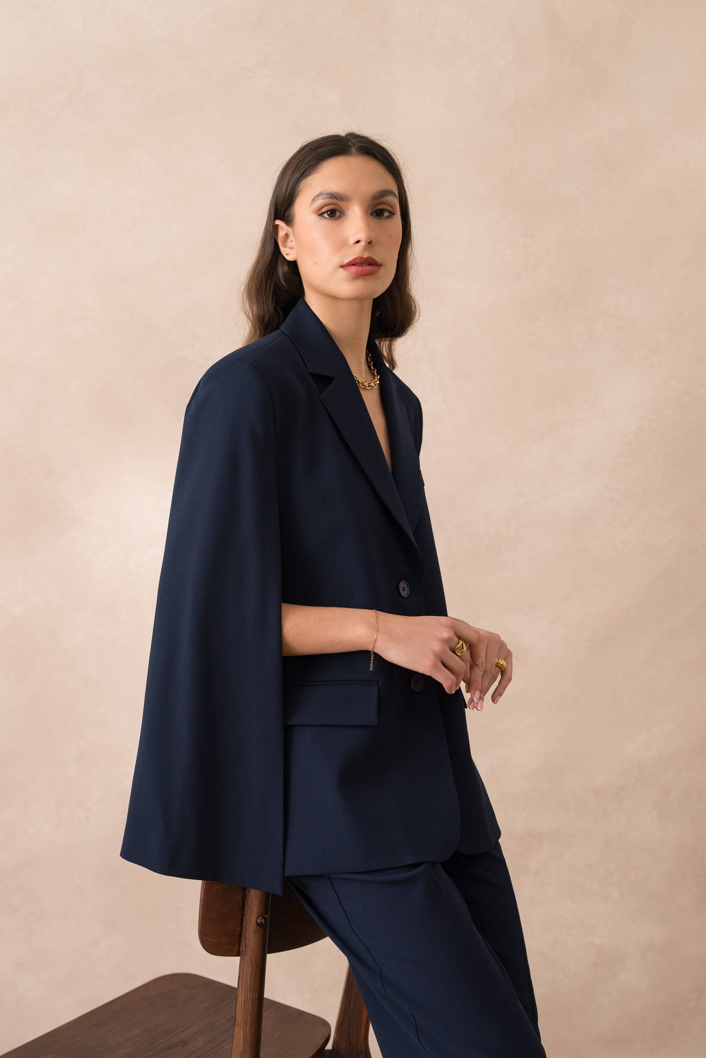 Attentif Paris - Wholesale Jacket - Women's - [Vision] Oversized cape jacket with structured cut10