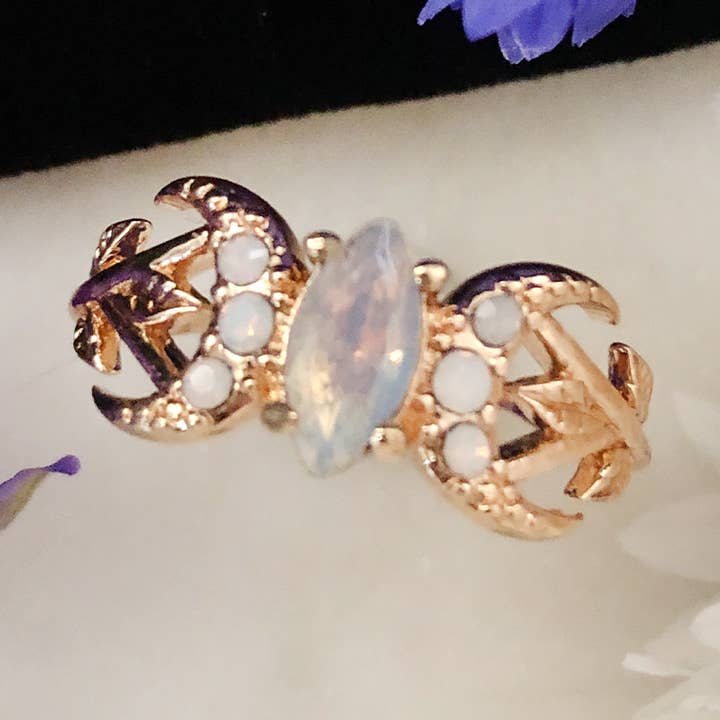 L'anello della fata strega - Oro per la vendita all'ingrosso da parte di Memento Mori Designs NYC