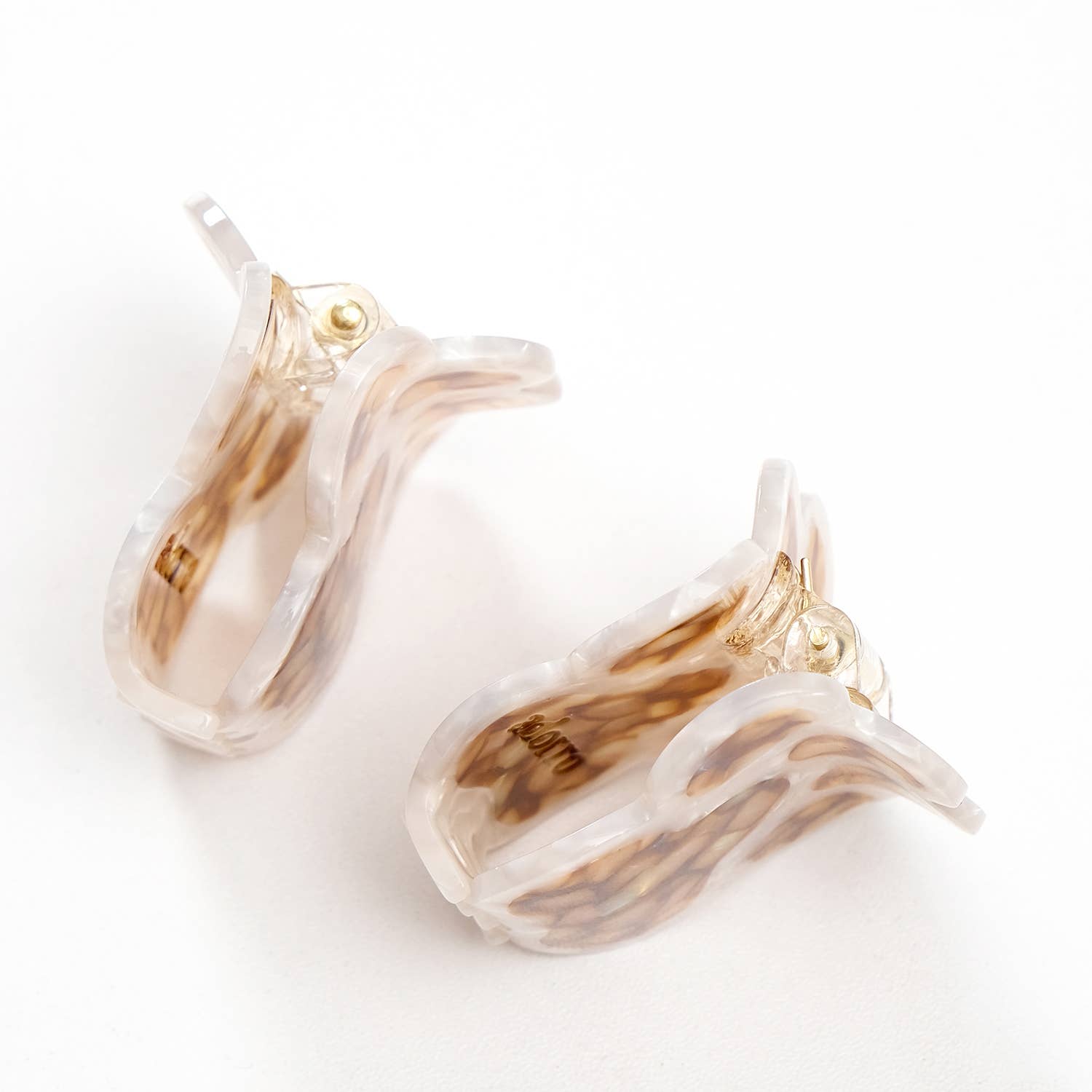 Adorro - Wholesale Hair Clip - Women's - Paw Print Claw Clip - Small 5