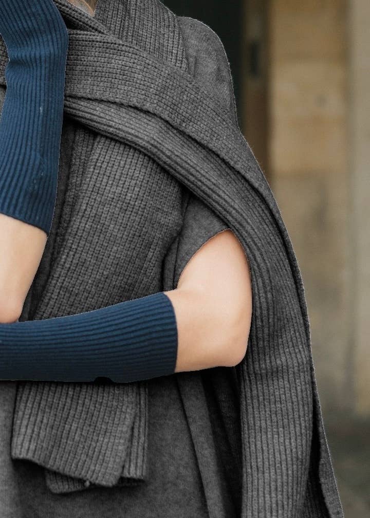 JULIA PARIS – Engroshandel Tørklæde - Dame – Ensfarvet strikket tørklæde3