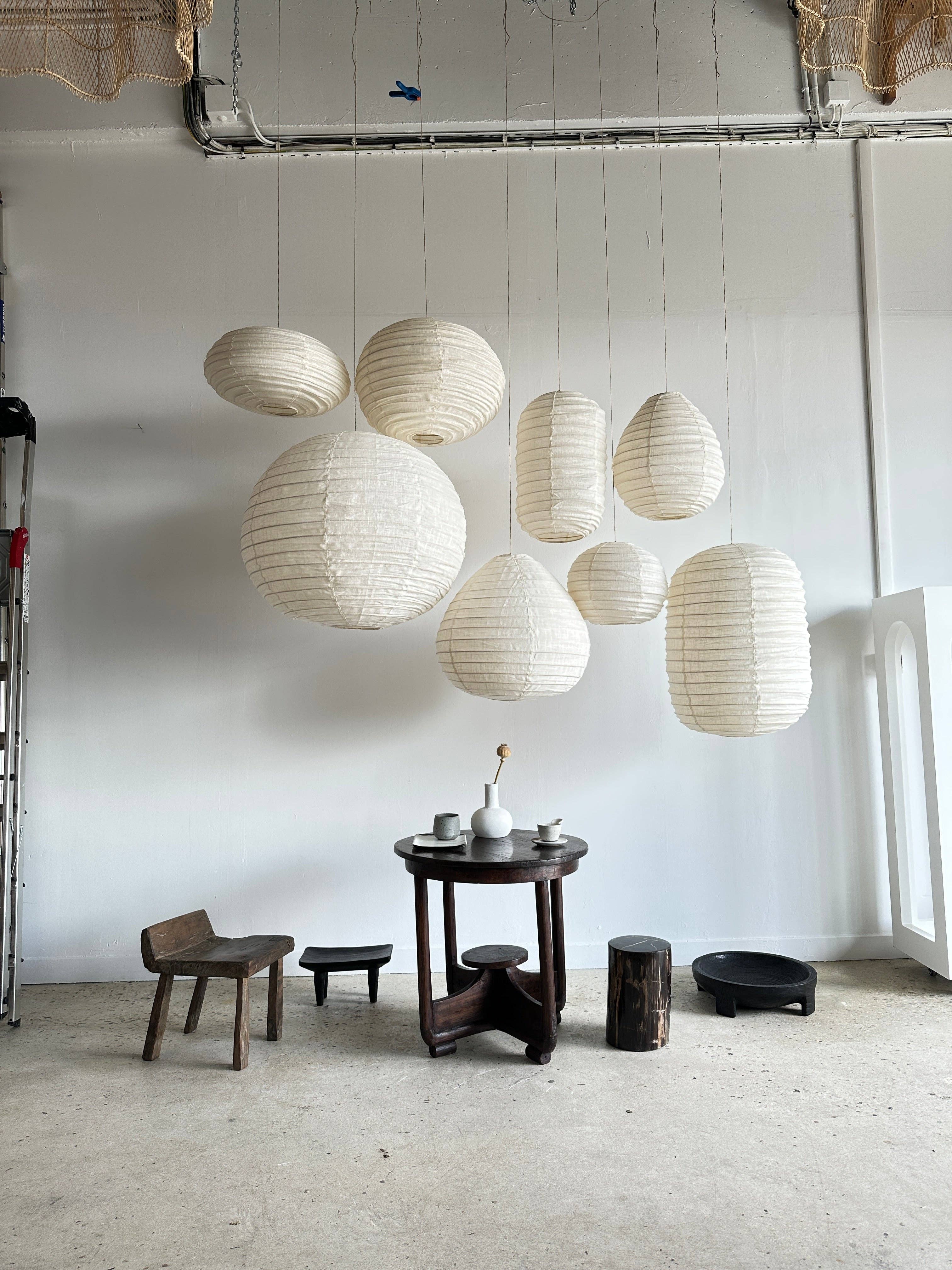 Office Objets - Wholesale Chandelier/Hanging Light - Average Japanese-style oval flattened pendant in rattan and natural linen H30 D4536