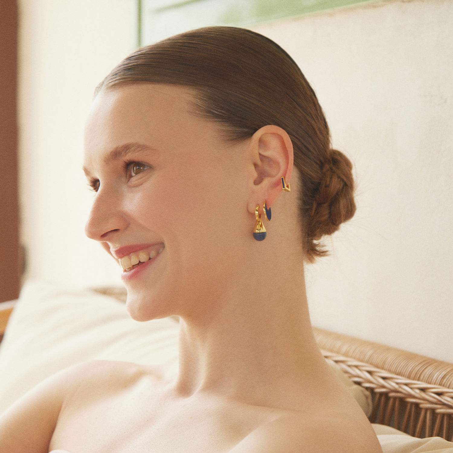 EarCandy Jewelry – wholesale Huggie earrings – BLUE SCHIA PIERCING PENDANT4