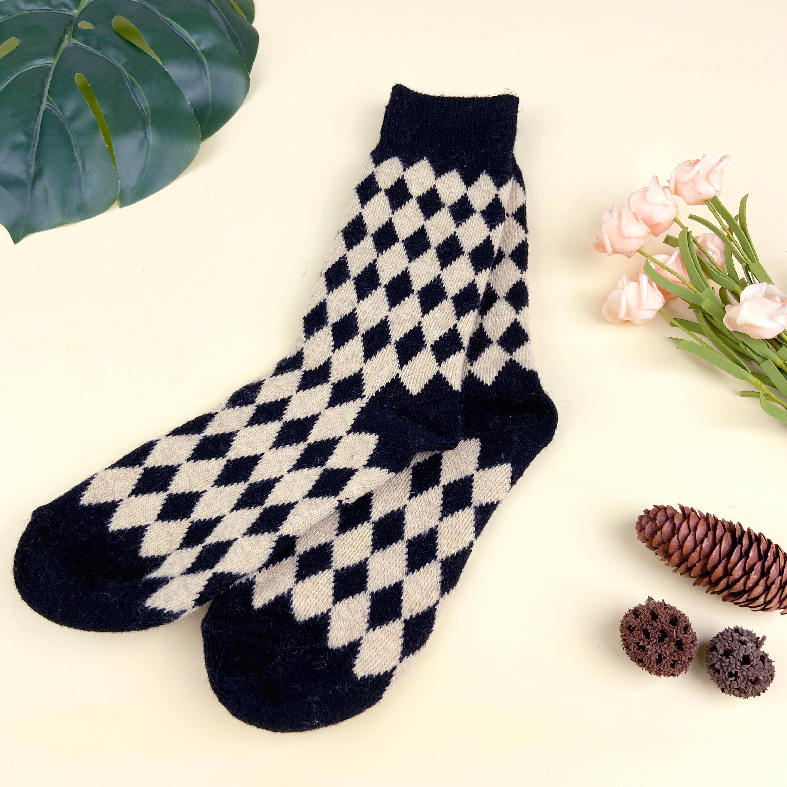 mildstyles - Wholesale Socks - Women's - 5PCS Thickened Cashmere Rhombus  Warm Socks0