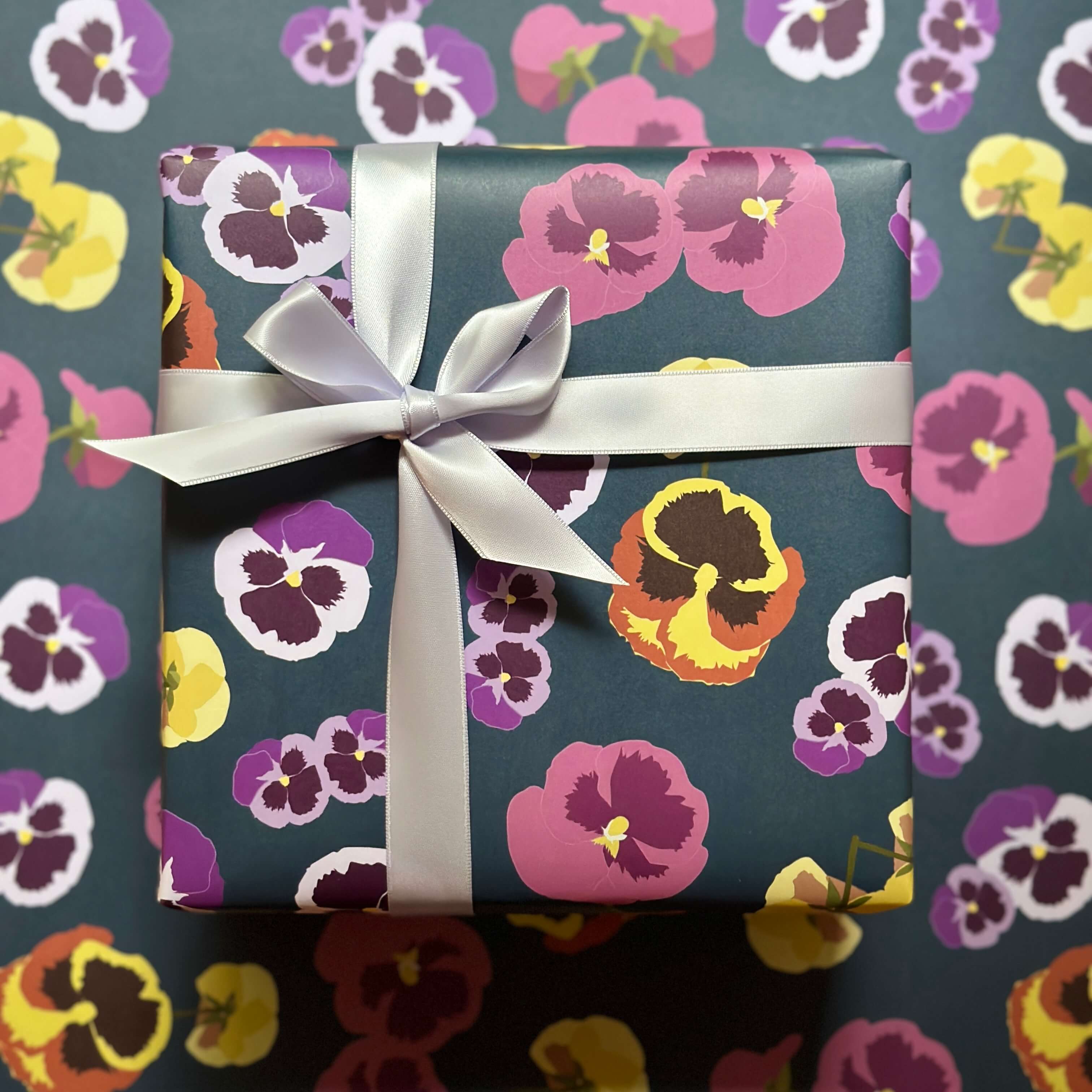 Ballard & Prescott - Wholesale Flat Wrap - Pansy Wrapping Paper8